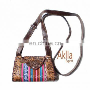 Handmade Embossed Leather Handbag With Aguayo Blanket photo-2