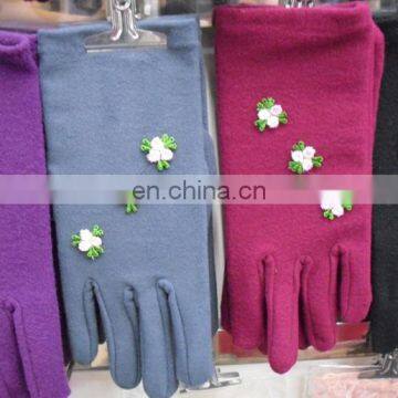 Imitate wool winter gloves with 3 flower