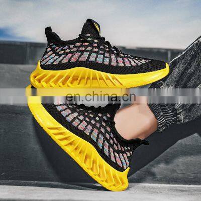 Factory Outlet 2021 Christmas and Winter New Korean Fashion Trend Flying Knitted Custom Men's Fashion Casual Sports Shoes photo-2