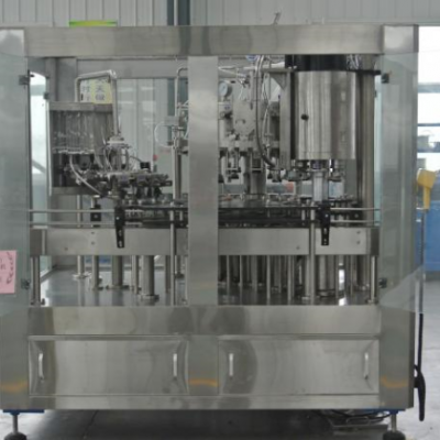 Sus 304 Equipamiento industrial de envasado, máquina monobloque de llenado y tapado