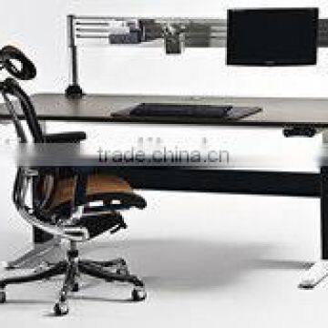 Electric height adjustable desk