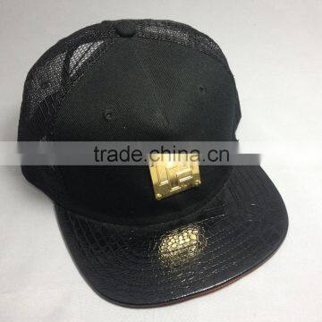 Custom Flat Brim Trucker Cap Glod Metal Plate Mesh Cap 6 Panel Pu Brim Trucker Hats photo-2