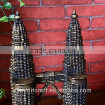 Resin Gold and Silver Souvenir Petronas Twin Towers photo-4