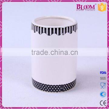 White 4 Pcs Ceramic Hotel Bathroom Accessories Set photo-3