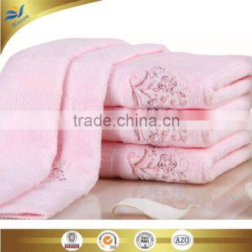 China Manufacturer 100 Cotton Flower Design Embroidered Face Towel High Qualitybordered Jacquarded Towel 35*75cm photo-2
