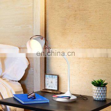 Самый продаваемый столярный светильник QI с беспроводной зарядкой, USB и LED, современный письменный светильник photo-4