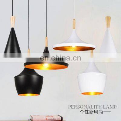 Modern minimalist creativity Aluminum pendant light with wood for decorate