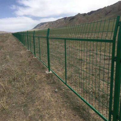 Highway welded mesh isolation grid frame guardrail mesh hot-dip galvanized protective fence