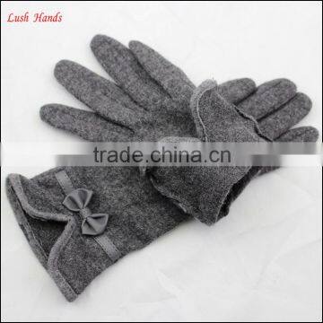 Women Touch Screen Woolen Gloves With Leather Bow Mouth and Hand Clasp photo-5