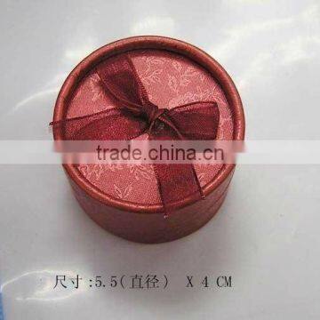 round gift cans
