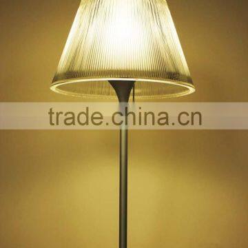 Transparent Glass Table Lights with Reeded Clear Glass Shade for Study Room