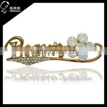 China rhinestone butterfly wholesale brooch/shiny crystal brooch/butterfly brooch pin for wedding invitation