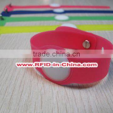 Offset/ Digital Printing RFID Disposable Wristbands, RFID Ticket for Theme Park photo-2