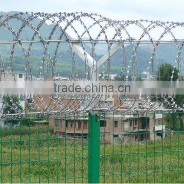 High Quality Galvanized Razor Barbed Wire photo-2