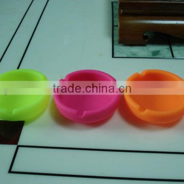 Fashion round and soft silicone material ashtray