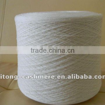 30% cashmere & 70% wool blend yarn raw white