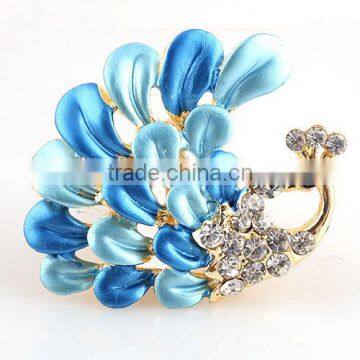 Wholesale clothing products Diamond Grade noble Peacock brooch