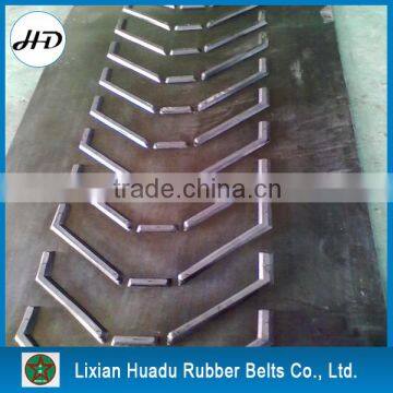 High tensile strength industrial chevron rubber patterned conveyor belt