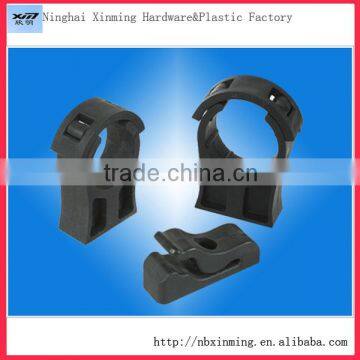 Plastic pipe clamp