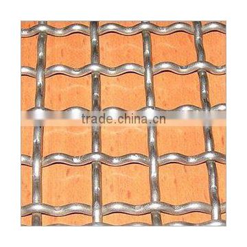 Crimped wire mesh fence