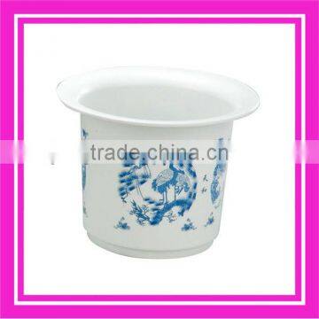 Plastic flower pot