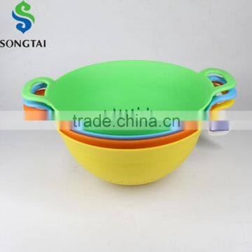 big plastic bowl with handle for washing vegetables fruits