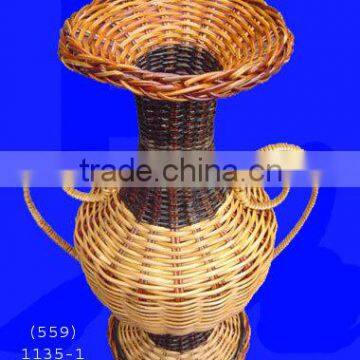 Special core rattan vase