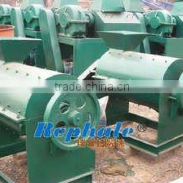 Low moisture animal manure crusher