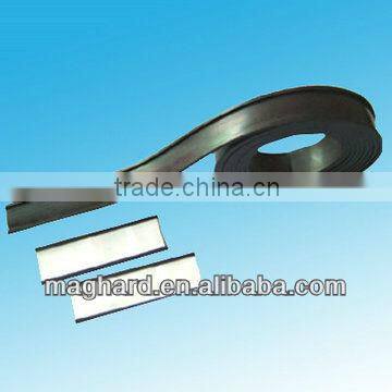 Label holding C profile magnetic strip