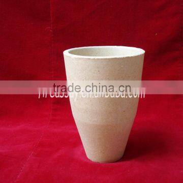 High thermal and shock resistance clay crucible