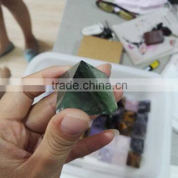 customize green color natural rock fluorite crystal pyramids