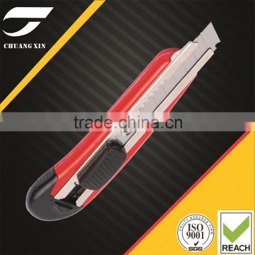 Snap off blade utility knife