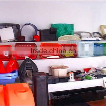 Plastic basket making machine