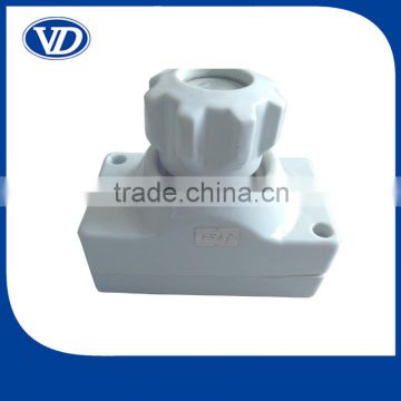 Screw Type Porcelain Fuse E33/63A VD567