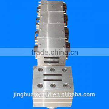 China 3cr13 3Cr17 PVC WPC Decorative Floor Molding/Die Making In China photo-3