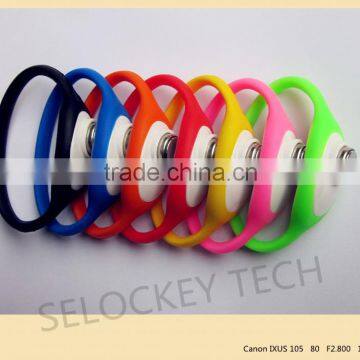 High Quality Rfid Silicone Wristband Card /Proximity Card/ Bracelet Card DS1991