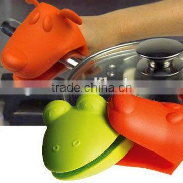 Fashion dog shape logo print rubber glove
