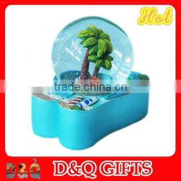 Polyresin souvenir snow globe with double coconut palm tree inside