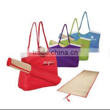 beach bag with straw mattress