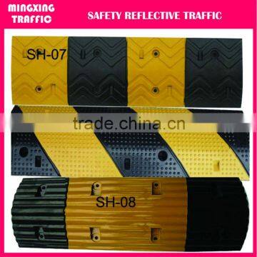 high quality yellow black road safety rubber hump