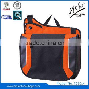 Promotional Waterproof Messenger Bag Men With Earphone Outlet