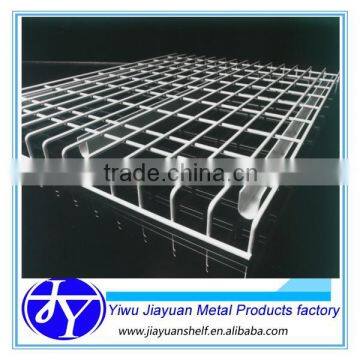 Wire mesh decking for pallet racking