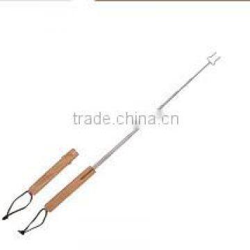 Telescopic stainless steel fork with wooden handle