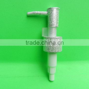 Electroplate plastic clip lock long nozzle pp plastic cream treatment pump