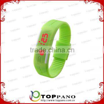 Fashionable Silicon Watch Cheap Waterproof Rubber Waterproof Digital Silicone Led Watch For Sports