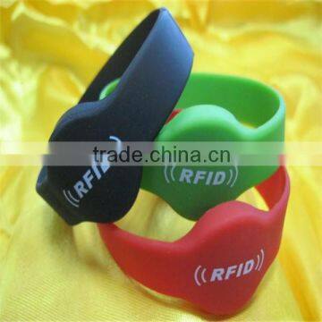 cheap /name/transparent / new design custom ink-fulled silicone/rubber bracelet/ arm band /strap