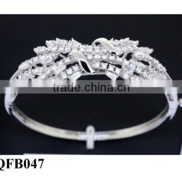 high quality manufacture wholesale 925 sterling silver bangle with cz QFB047