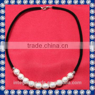 modern pearl necklace design