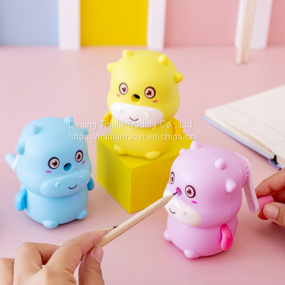 Creative student supplies cute pencil sharpener cartoon children stationery hand pencil sharpener kindergarten gift pencil sharpener