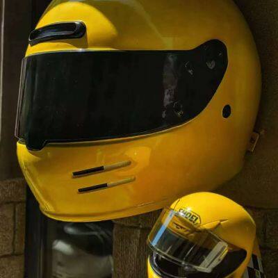3D glass fiber sculpture, large outdoor motorcycle helmet model, display and traffic guidance, floor-mounted decoration